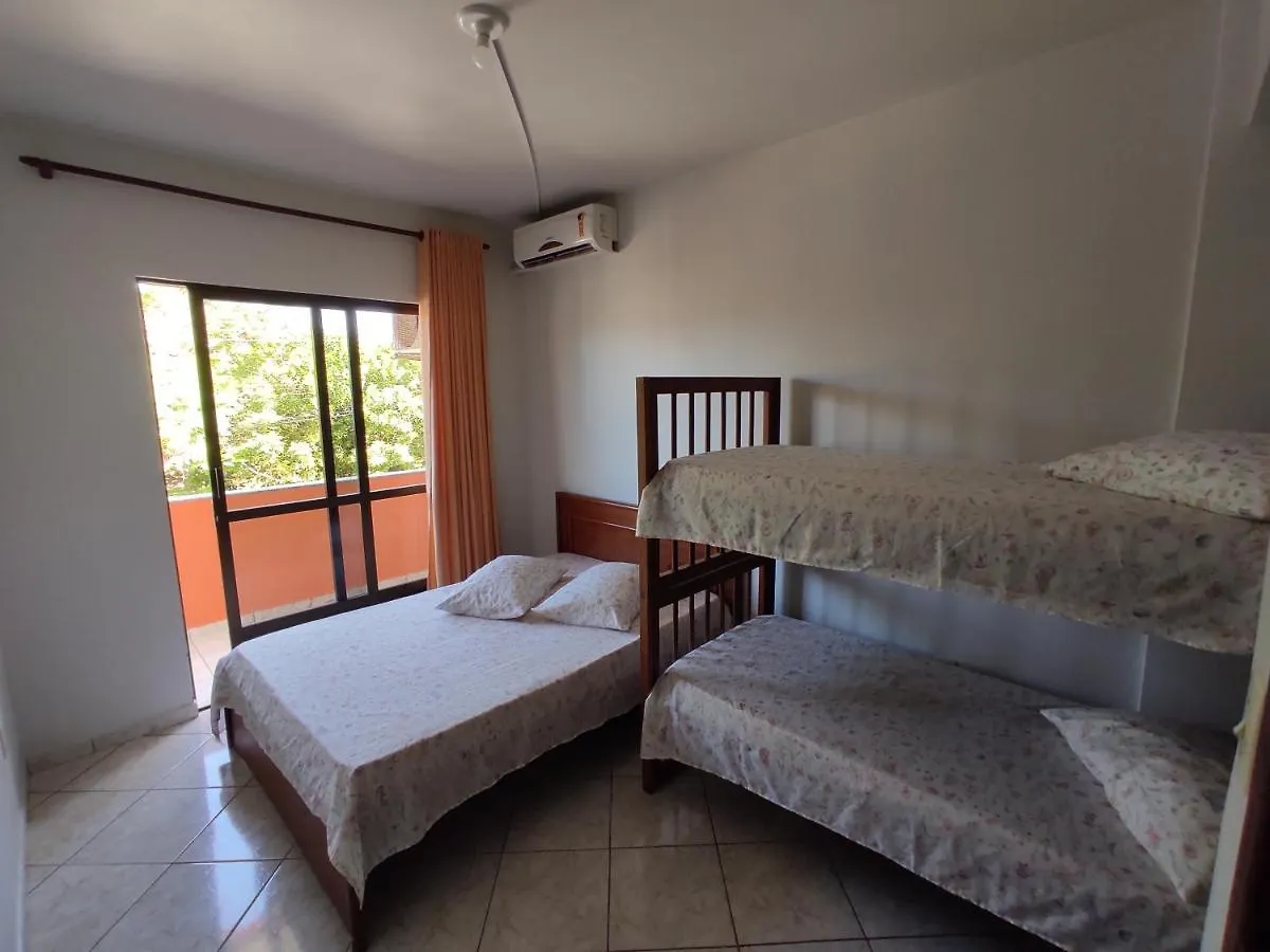 شقة Residencial Medeiros Guarda do Embaú 0*,  البرازيل